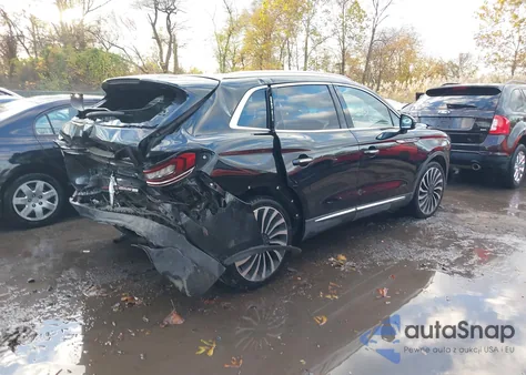 2019 Lincoln Nautilus Black Label z USA, uszkodzony, nr VIN 2LMPJ9J9XKBL17976